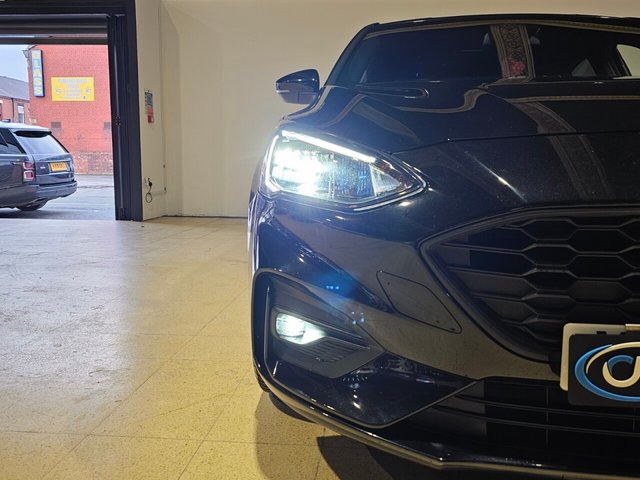 2020 Ford Focus 1L St-Line 5dr - Photo 8