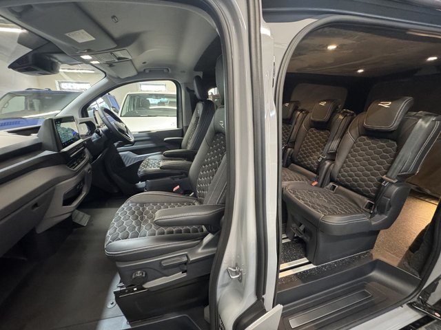 2025 VOLKSWAGEN TRANSPORTER - Photo 2