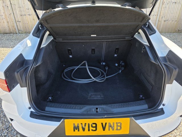 2019 JAGUAR I-PACE - Photo 9