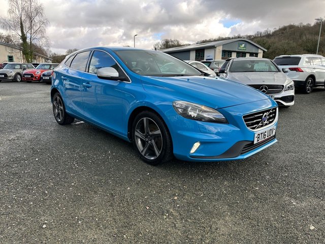 2016 VOLVO V40