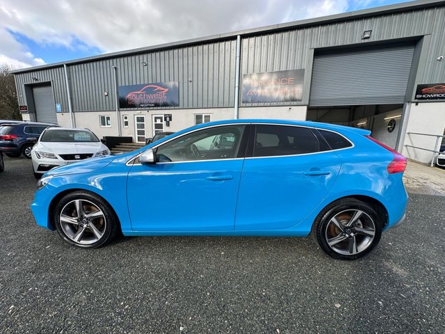 2016 VOLVO V40 2.0 D2 R-Design Nav Hatchback 5dr Diesel Manual Euro 6 (s/s) (120 ps) - Photo 7