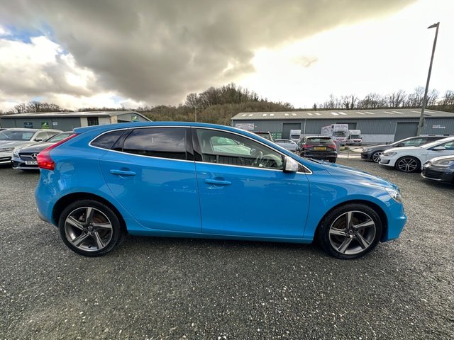 2016 VOLVO V40 2.0 D2 R-Design Nav Hatchback 5dr Diesel Manual Euro 6 (s/s) (120 ps) - Photo 8