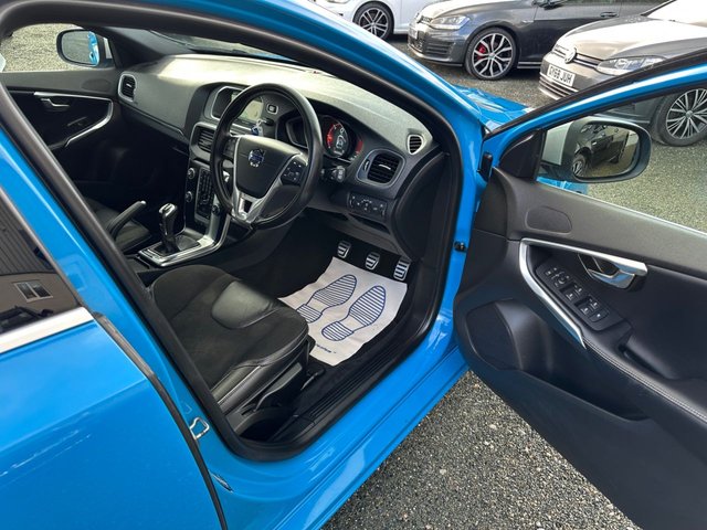 2016 VOLVO V40 2.0 D2 R-Design Nav Hatchback 5dr Diesel Manual Euro 6 (s/s) (120 ps) - Photo 9