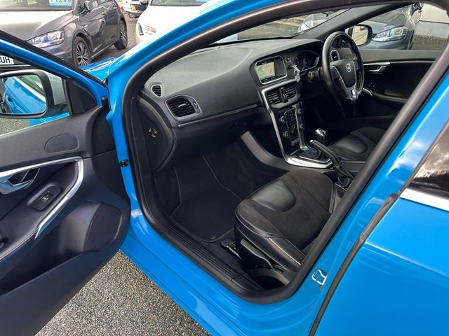 2016 VOLVO V40 2.0 D2 R-Design Nav Hatchback 5dr Diesel Manual Euro 6 (s/s) (120 ps) - Photo 12