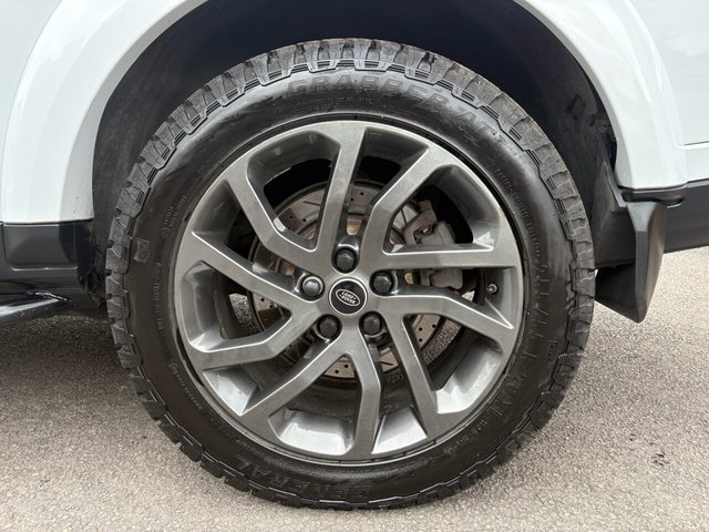 2016 Land Rover Discovery 4 - Photo 9