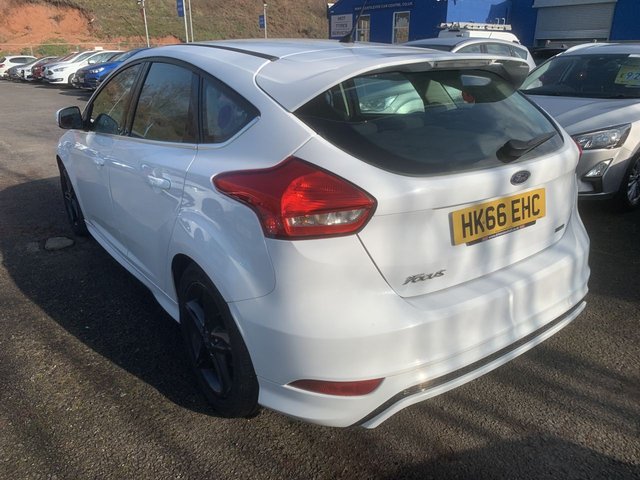 2016 FORD FOCUS 1.0T EcoBoost Zetec S Hatchback 5dr Petrol Manual Euro 6 (s/s) (125 ps) - Photo 4