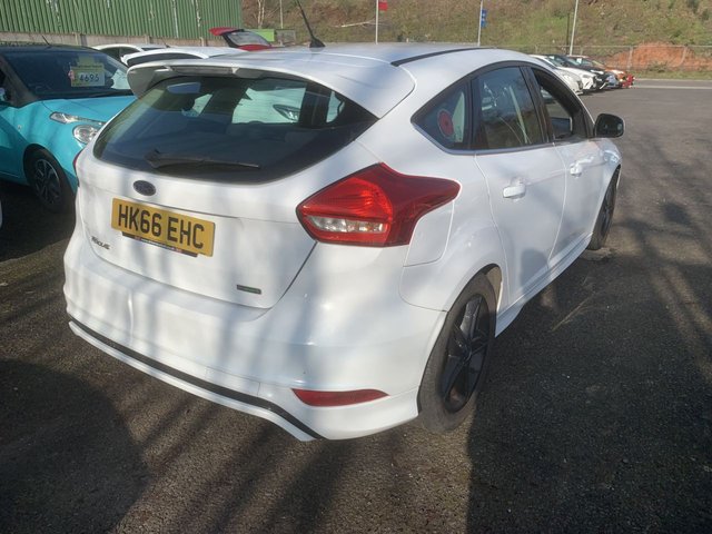 2016 FORD FOCUS 1.0T EcoBoost Zetec S Hatchback 5dr Petrol Manual Euro 6 (s/s) (125 ps) - Photo 5
