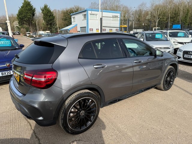 2018 MERCEDES-BENZ GLA 2.1 GLA200d AMG Line (Premium Plus) SUV 5dr Diesel 7G-DCT 4MATIC Euro 6 (s/s) (136 ps) - Photo 4