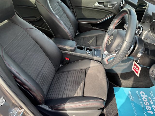 2018 MERCEDES-BENZ GLA 2.1 GLA200d AMG Line (Premium Plus) SUV 5dr Diesel 7G-DCT 4MATIC Euro 6 (s/s) (136 ps) - Photo 9