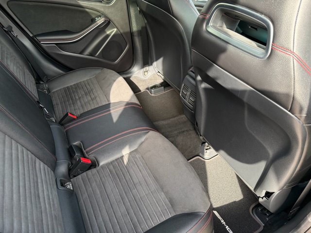 2018 MERCEDES-BENZ GLA 2.1 GLA200d AMG Line (Premium Plus) SUV 5dr Diesel 7G-DCT 4MATIC Euro 6 (s/s) (136 ps) - Photo 11