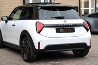 USED 2024 74 MINI HATCH COOPER 1.5C EXCLUSIVE HATCHBACK 3 DOOR LEVEL 2 HUD PANO HARMAN KARDON 18"s
