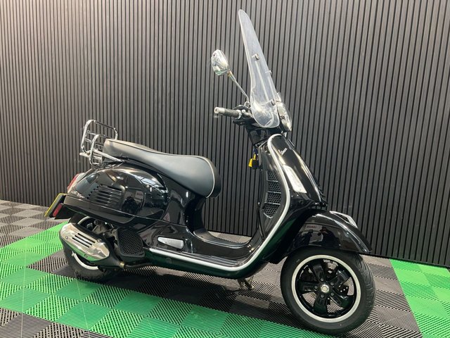 View our PIAGGIO Vespa GTS 125
