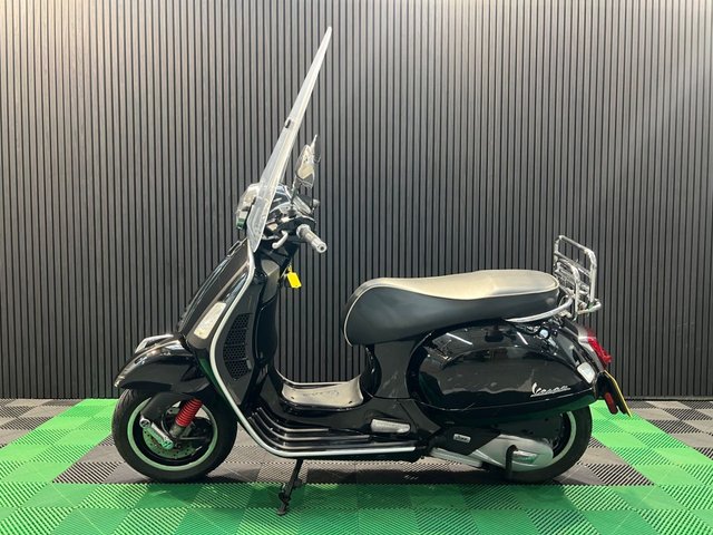 View our PIAGGIO Vespa GTS 125