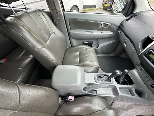 2011 TOYOTA HI-LUX - Photo 11