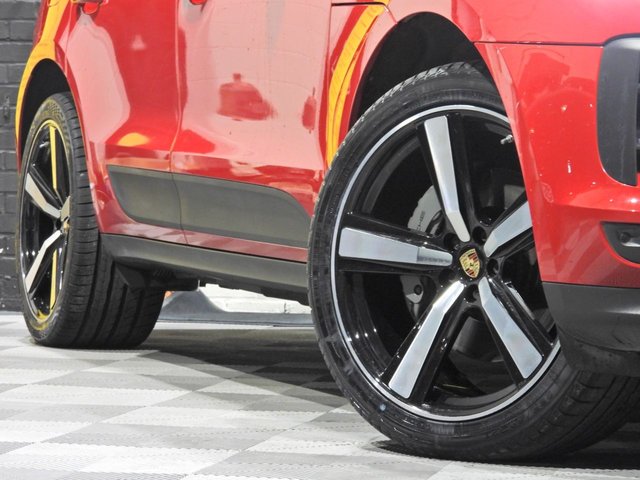 2019 Porsche Macan 3L S 5dr - Photo 2