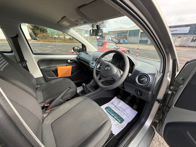 2017 VOLKSWAGEN UP! 1.0 Move up! Hatchback 5dr Petrol Manual Euro 6 (s/s) (60 ps) - Photo 12
