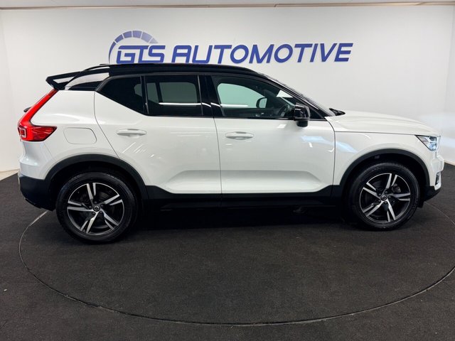2020 VOLVO XC40 - Photo 7