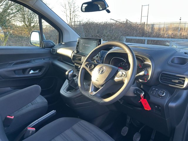 2019 Vauxhall Combo Life 1.5L Energy 5dr - Photo 11