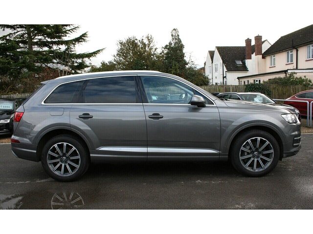 View our AUDI Q7