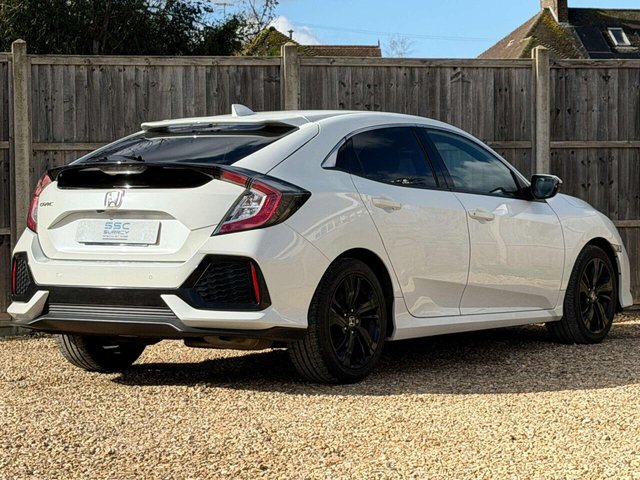 2018 Honda Civic - Photo 4