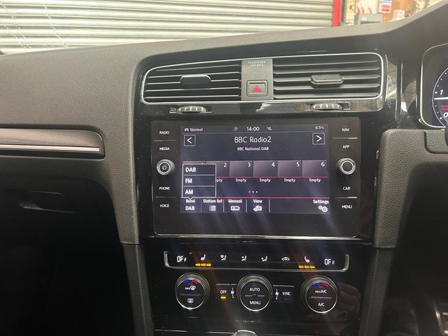 2017 Volkswagen Golf - Photo 6