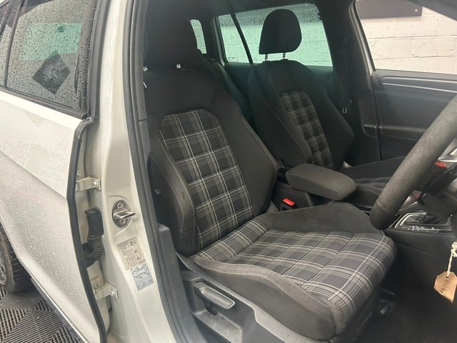 2017 Volkswagen Golf - Photo 10