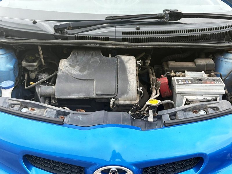 2010 Toyota Aygo in blue — photo 3 of 17