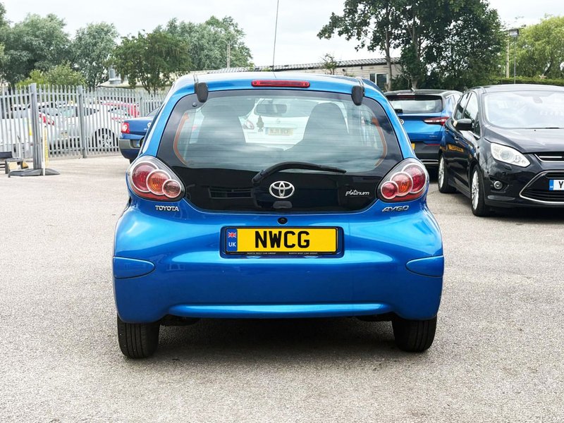2010 Toyota Aygo in blue — photo 6 of 17