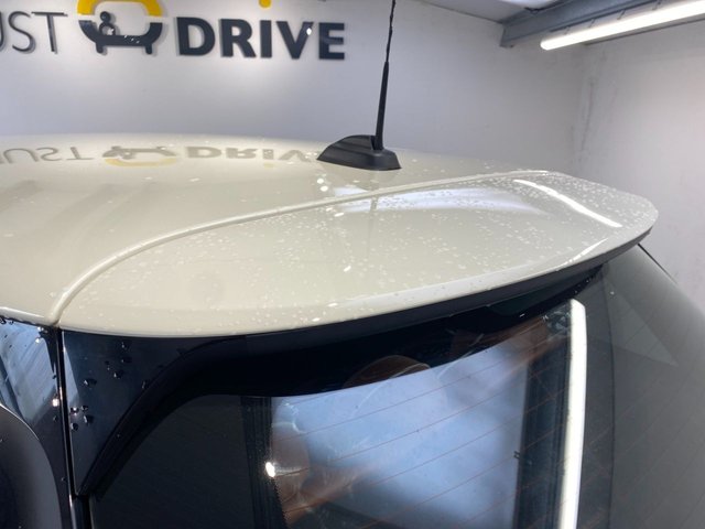 2020 MINI Hatch 1.5L Cooper Exclusive 5dr - Photo 9