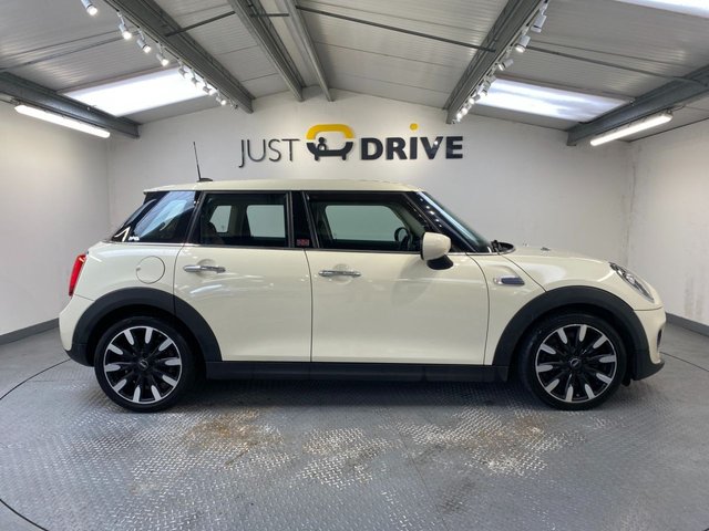 2020 MINI Hatch 1.5L Cooper Exclusive 5dr - Photo 6