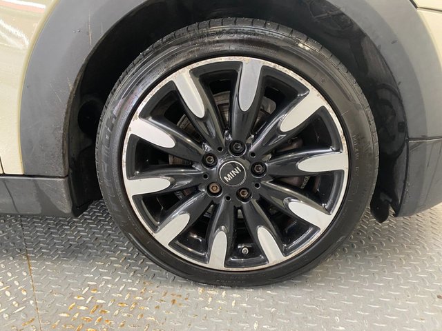 2020 MINI Hatch 1.5L Cooper Exclusive 5dr - Photo 12