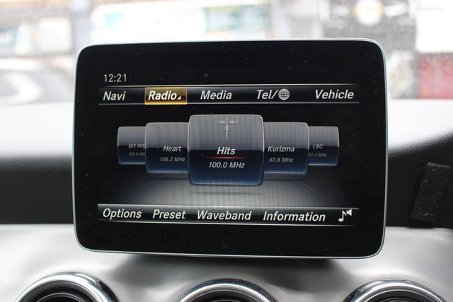 2019 MERCEDES-BENZ GLA (2019) - Photo 10