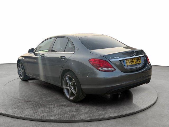 2016 Mercedes-Benz C-CLASS - Photo 10