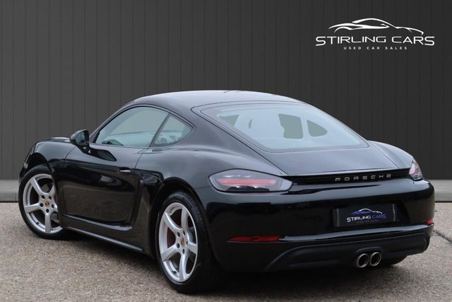 2017 Porsche 718 Cayman 2.5L S 2dr - Photo 2