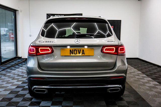 2021 Mercedes-Benz Glc 2L Amg Line 5dr - Photo 11