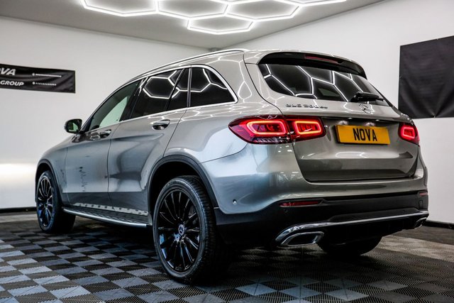2021 Mercedes-Benz Glc 2L Amg Line 5dr - Photo 12