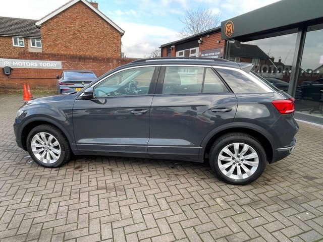 2019 VOLKSWAGEN T-ROC 1.6 TDI SE SUV 5dr Diesel Manual Euro 6 (s/s) (115 ps) - Photo 3