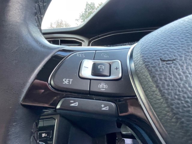 2019 VOLKSWAGEN T-ROC 1.6 TDI SE SUV 5dr Diesel Manual Euro 6 (s/s) (115 ps) - Photo 10