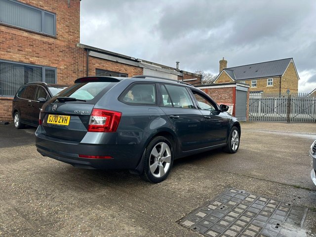 2020 SKODA OCTAVIA 1.5 TSI ACT SE Drive DSG Euro 6 (s/s) 5dr - Photo 9