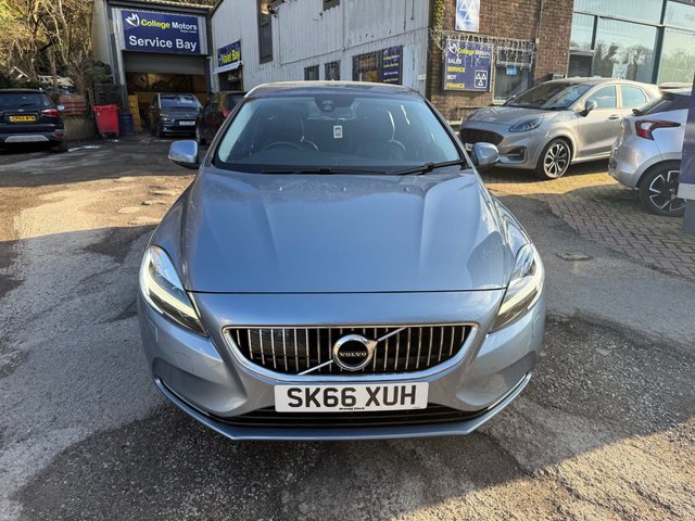 2016 VOLVO V40 2016/66 2.0 D2 Inscription Hatchback 5dr Diesel Manual Euro 6 (s/s) (120 ps), 1 Owner from new, Only 43000 Miles - Photo 3