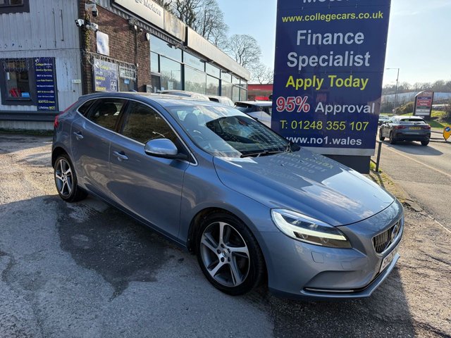 2016 VOLVO V40 2016/66 2.0 D2 Inscription Hatchback 5dr Diesel Manual Euro 6 (s/s) (120 ps), 1 Owner from new, Only 43000 Miles