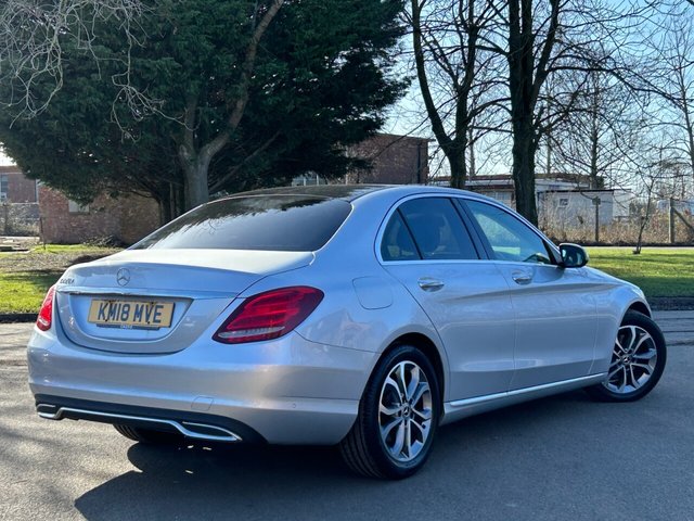 2018 Mercedes-Benz C-Class 2.1L Sport 4dr - Photo 4