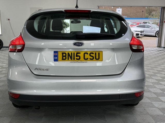 2015 FORD FOCUS 2015 1.6 TDCi Zetec Hatchback 5dr Diesel Manual Euro 5 (s/s) (115 ps) - Photo 9