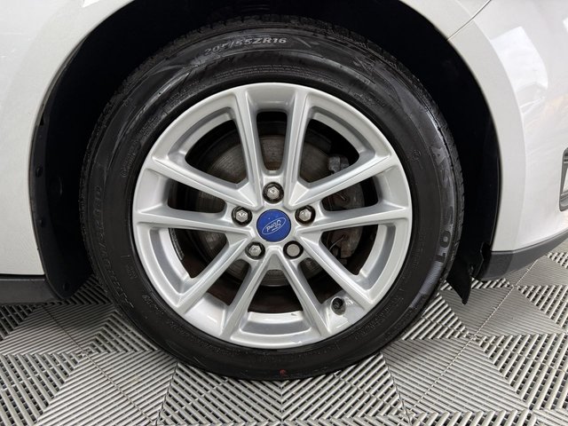 2015 FORD FOCUS 2015 1.6 TDCi Zetec Hatchback 5dr Diesel Manual Euro 5 (s/s) (115 ps) - Photo 12