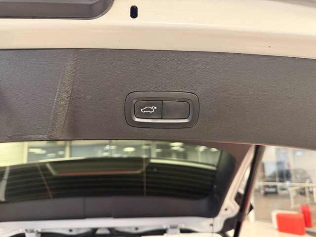 2021 Volvo Xc40 1.5L R-Design 5dr - Photo 8