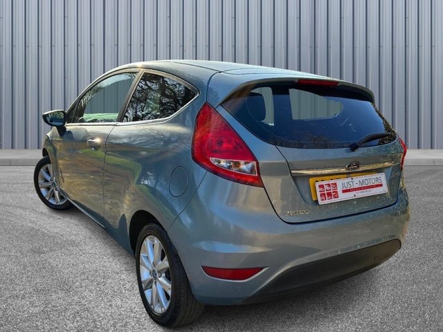 2009 FORD FIESTA - Photo 4