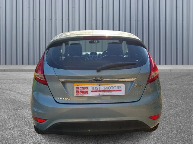 2009 FORD FIESTA - Photo 5