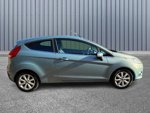 2009 FORD FIESTA - Photo 7