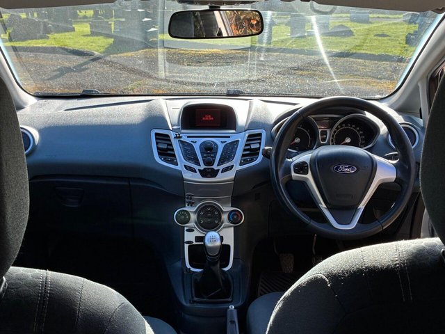 2009 FORD FIESTA - Photo 10