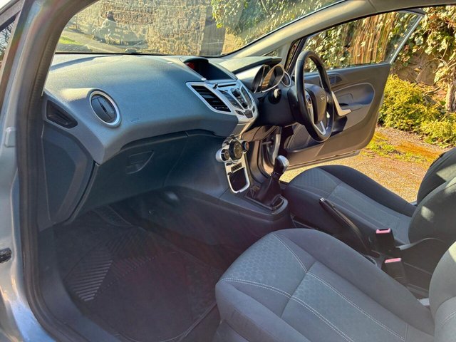 2009 FORD FIESTA - Photo 12